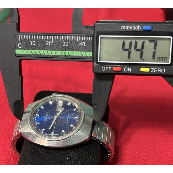 Vintage‎ Legant QS Electronic Watch Day Date Blue Dial Needs Batteries main image 4